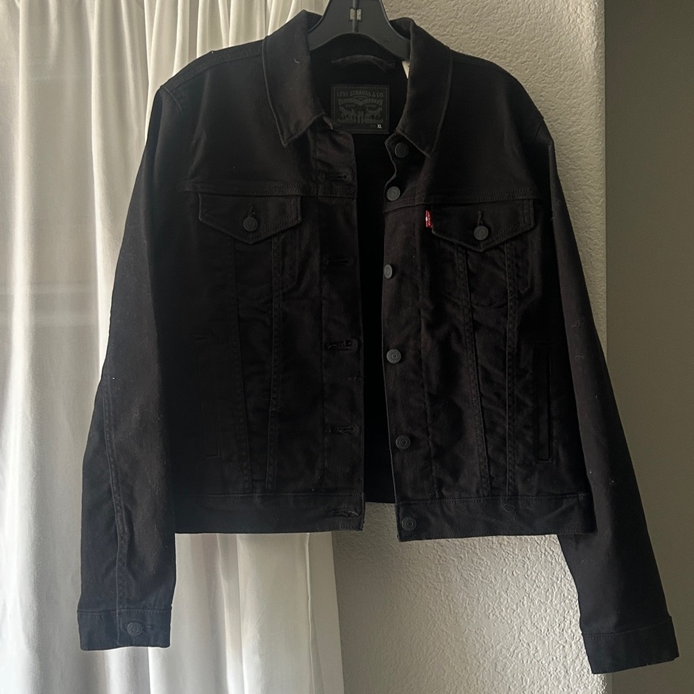 Levi's Classic Black Trucker Jacket